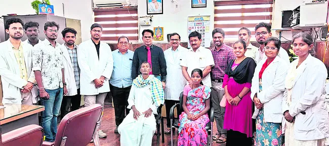 పెద్దాసుపత్రిలో ఇద్దరికి అరుదైన శస్త్రచికిత్సలు