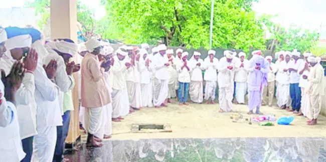 నాగోబాకు నొవోంగ్‌ పూజలు