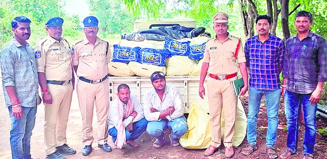 నిషేధిత గుట్కా పట్టివేత 