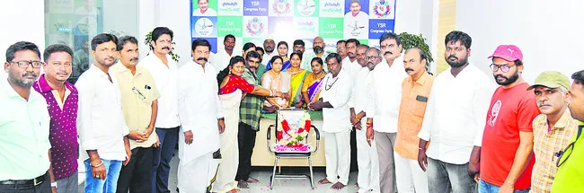 ఆదివాసీ చట్టాలు పట్టించుకోని ప్రభుత్వం