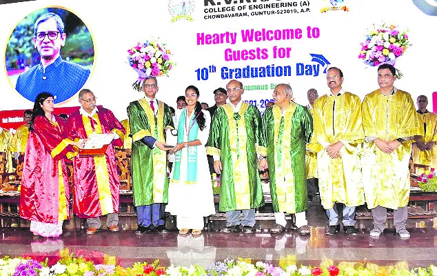 దేశాన్ని అగ్ర స్థానంలో నిలపాలి 