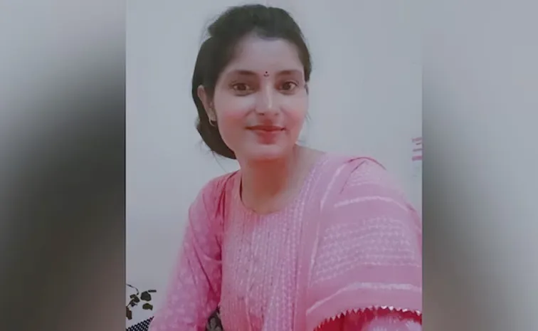 Archana Tiwari vanished from Narmada Express in Madhya Pradesh