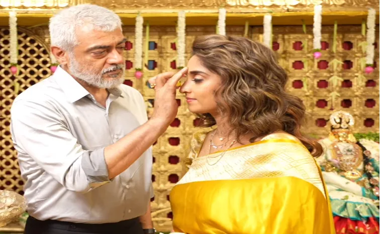 Tamil superstar Ajith Kumar and his wife Shalini Visits Temple
