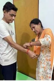 An elder sister in Gujarat donated her kidney to save her brothers life1