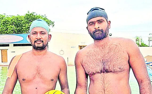 జాతీయస్థాయి పోటీలకు బాపట్ల స్విమ్మర్ల ఎంపిక