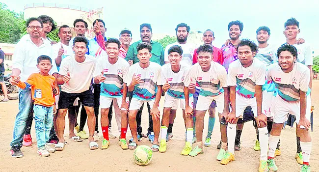 ఫుట్బాల్ లీగ్ విజేతగా బాపట్ల జిల్లా జట్టు