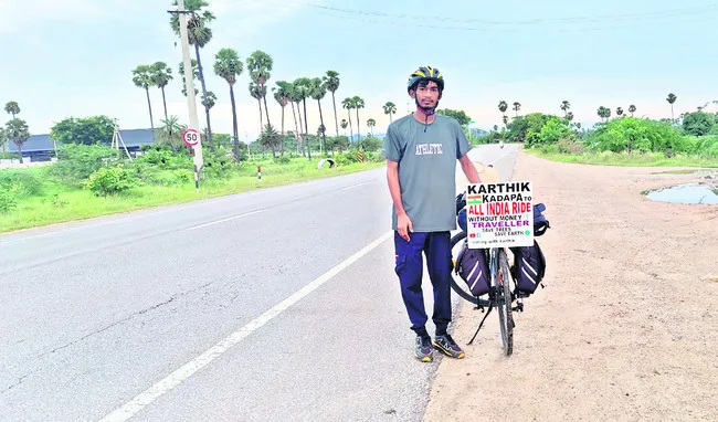 పర్యావరణ పరిరక్షణే ధ్యేయంగా సైకిల్ యాత్ర