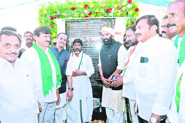 ప్రతి ఎకరాకూ సాగునీరు