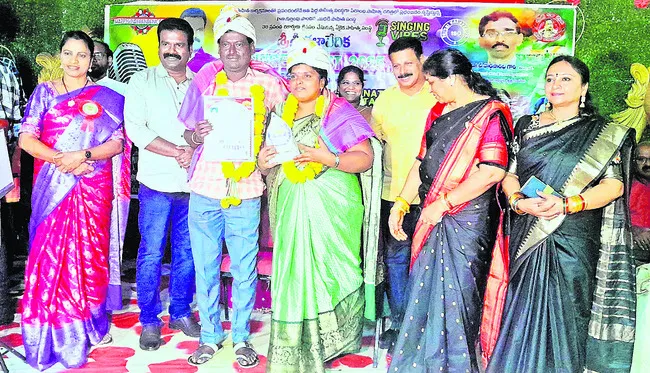 ఉపేంద్రచారికి స్వర కిరీటి జాతీయ ప్రతిభా పురస్కారం