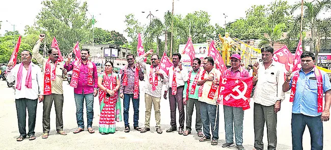 బీసీ రిజర్వేషన్ల   చట్టం చేయాలి