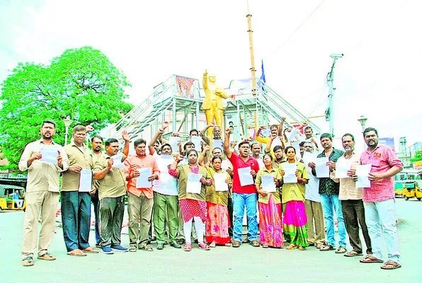 12న ఆటో, టాక్సీ డ్రైవర్ల ఆందోళన