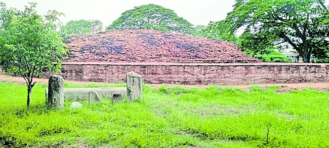 బౌద్ధస్తూపం పరిరక్షణకు చర్యలేవీ?