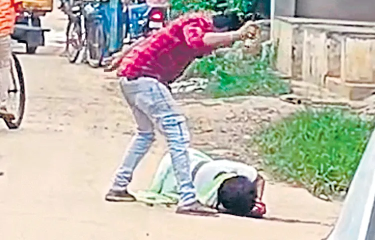 Assassination attempt on mother in eluru