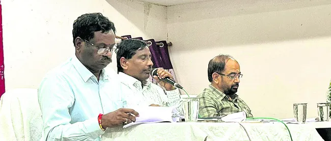 నాణ్యమైన విద్యుత్ సేవలు అందించాలి