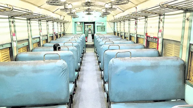 కాజీపేట – బల్హార్ష రైలుకు ఆదరణ కరువు 