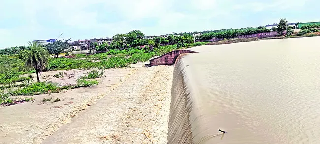 ముంచెత్తుతున్న వర్షాలు