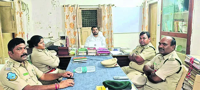 భారీ వాహనాల రాకపోకలపై నిషేధం ఎత్తివేత