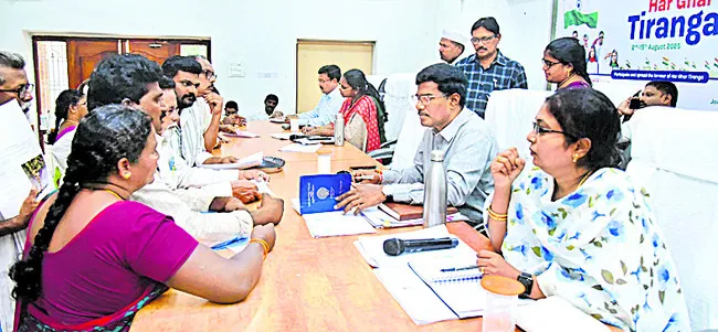 అర్జీదారునికి భరోసా ఇవ్వండి
