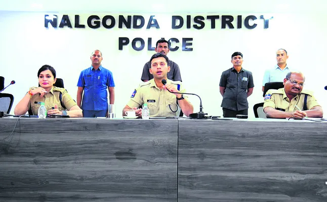 మహిళా పోలీసులు అన్ని విధులు నిర్వర్తించాలి