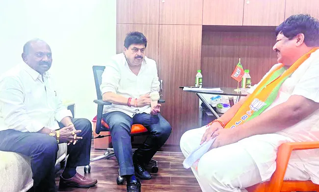 ‘స్థానిక’ ఎన్నికల్లో గెలుపే లక్ష్యంగా పనిచేయాలి