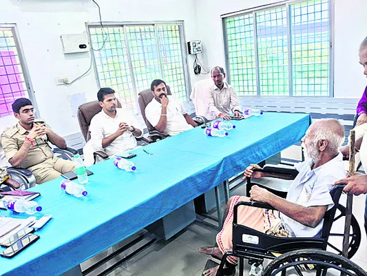 103 వినతుల స్వీకరణ