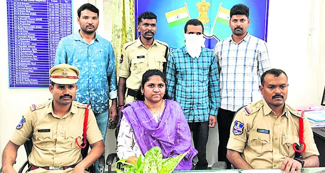 యూట్యూబర్ పేరిట మోసం