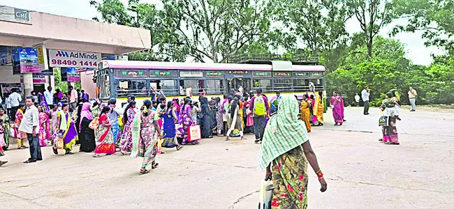 ఆర్టీసీకి ఫుల్‌ గి‘రాఖీ’ 