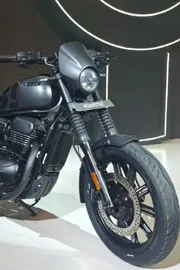 2025 Yezdi Roadster Launched at Rs 2 10 Lakh in India12