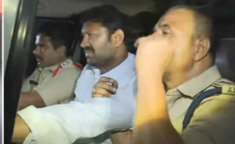 పులివెందుల: వైఎస్‌ అవినాష్‌ రెడ్డి అరెస్ట్‌