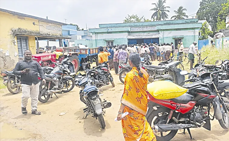 Farmers Face Difficulties Due to Shortage of Urea: Andhra pradesh