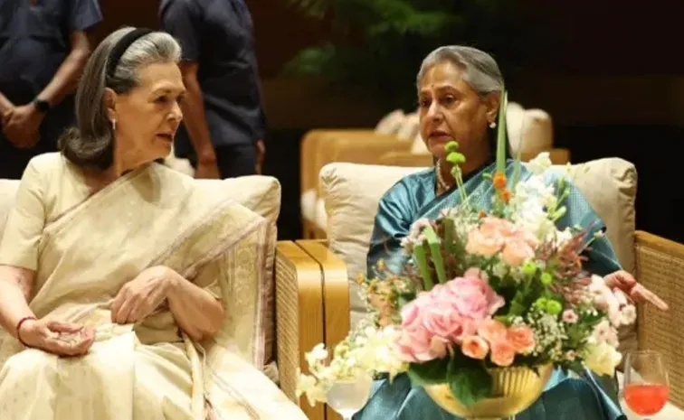Sonia Gandhi Jaya Bachchan Friends Again Viral Picture