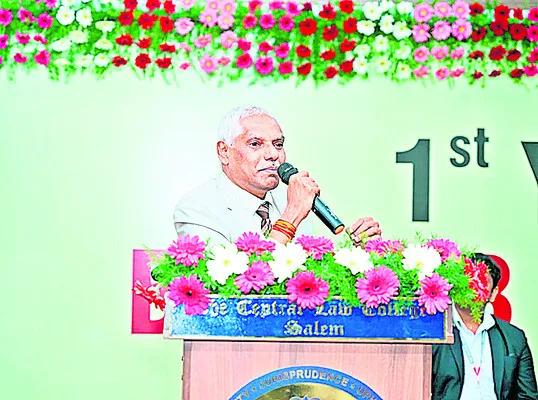 ప్రతి ఒక్కరితో నిజాయితీగా ఉండాలి