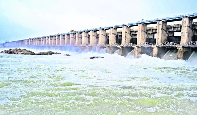 జూరాలకు 1.35 లక్షల క్యూసెక్కుల ఇన్‌ఫ్లో 
