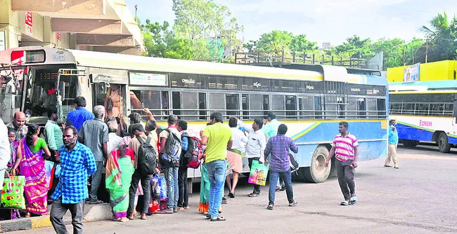 ఉచిత బస్సు ‘కొందరికే’ 