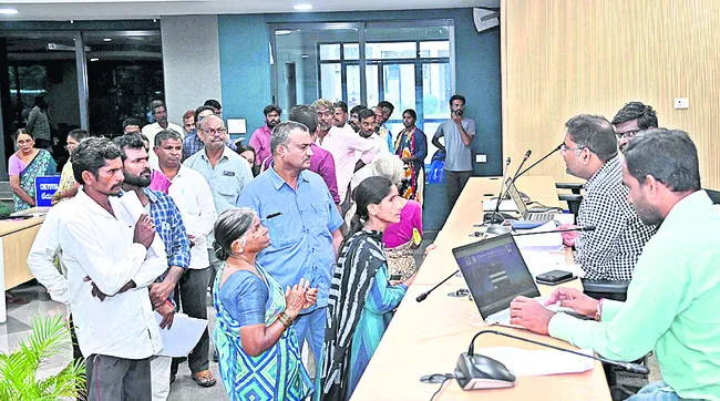 ప్రజావాణి ఫిర్యాదులకు ప్రాధాన్యం 