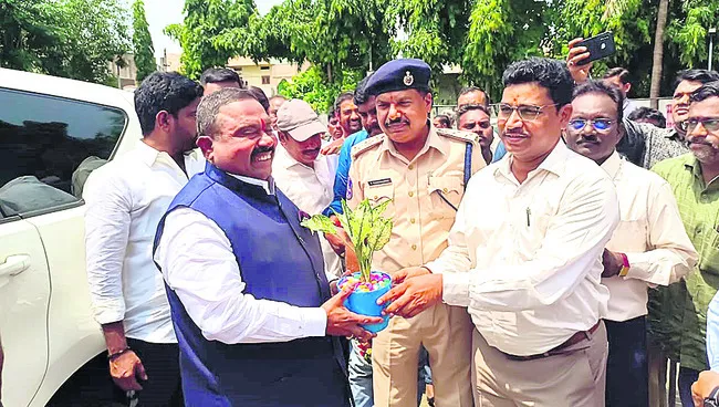 దళితుల భూములు ఆక్రమిస్తే ఫిర్యాదు చేయాలి