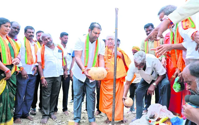 ఆలయాల అభివృద్ధికి అహర్నిశలు కృషి