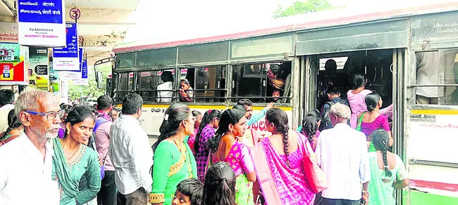 ఫుల్‌ గి‘రాఖీ’