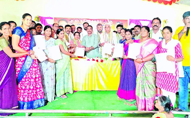 ఆలేరును ఎడారిగా మార్చిన బీఆర్ఎస్