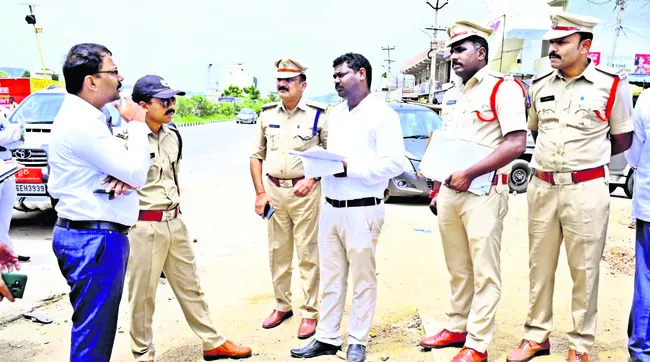 ట్రాఫిక్‌ నియంత్రణ చర్యలు బలోపేతం చేయాలి