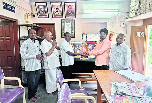 ఘనంగా గ్రంథ పాలకుల దినోత్సవం 