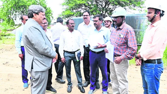 కొత్త ప్లాంటు పనులపై సమీక్ష