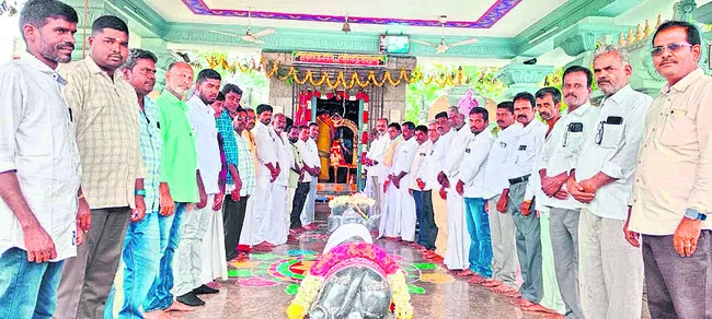 ఓర్వలేకనే ఎంపీపై అక్రమ కేసులు