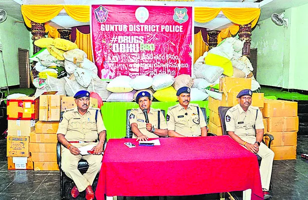 గంజాయి కేసుల్లో నిందితులపై కఠిన చర్యలు 