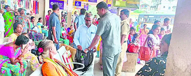 పంద్రాగస్టు ఏర్పాట్ల పరిశీలన