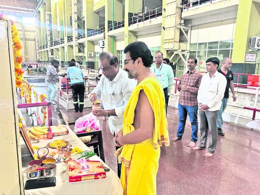జూరాలకు కొనసాగుతున్న వరద