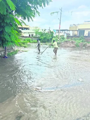 జిల్లాకేంద్రంలో గంట పాటు భారీ వర్షం