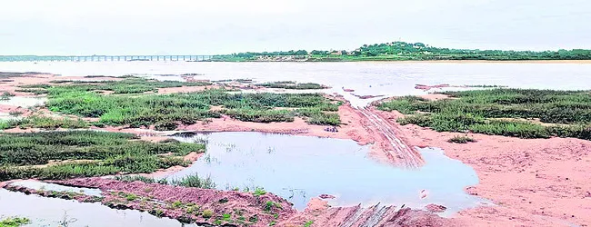 ఇప్పటికీ ఇసుక తిన్నెలే !