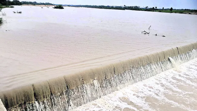 అధికారులు అప్రమత్తంగా ఉండాలి