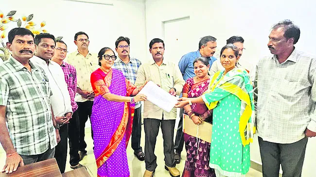 జెడ్పీలో ఉద్యోగోన్నతులు, కారుణ్య నియామకాలు